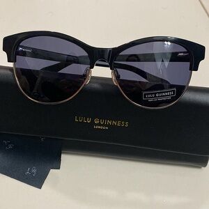 NWT- Lulu Guinness Signature Lips Sunglass!